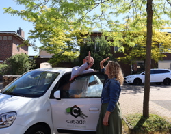 Collega's samenwerken in de wijk 